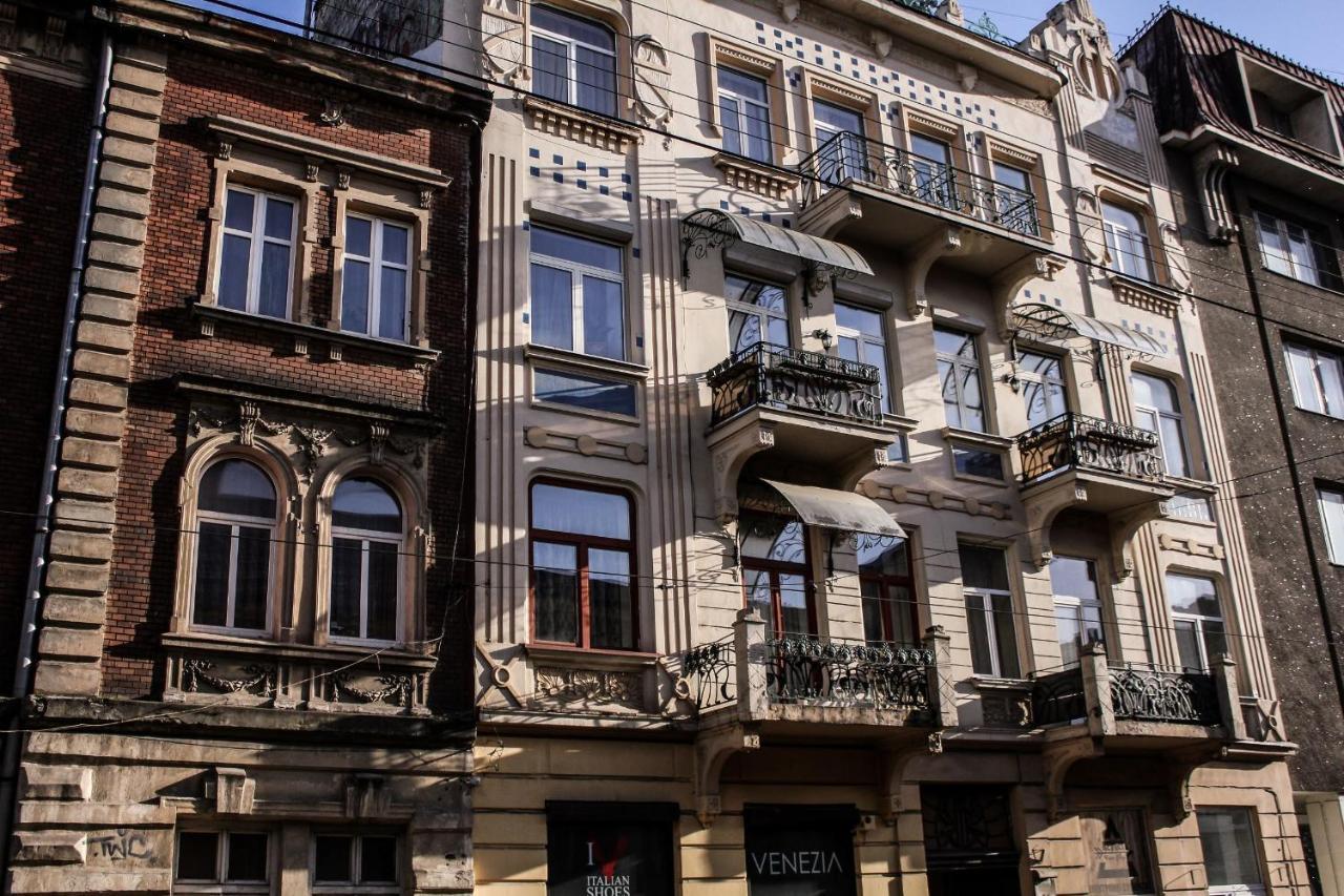 Dimitris Apartment Lviv Exteriör bild