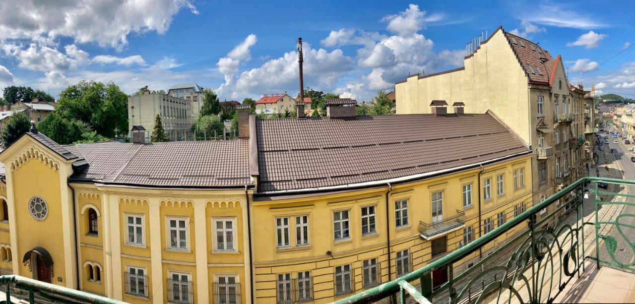 Dimitris Apartment Lviv Exteriör bild